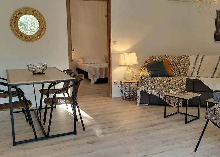 Les Jardins De Foata Hébergement de vacances *